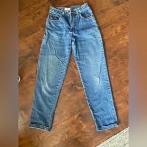 High waisted vintage jeans